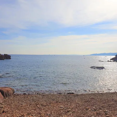 Cosy Et Spacieux En Bord De A Saint-raphael, En Face Du Port Santa-lucia