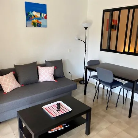 Cosy Et Spacieux En Bord De A Saint-raphael, En Face Du Port Santa-lucia *